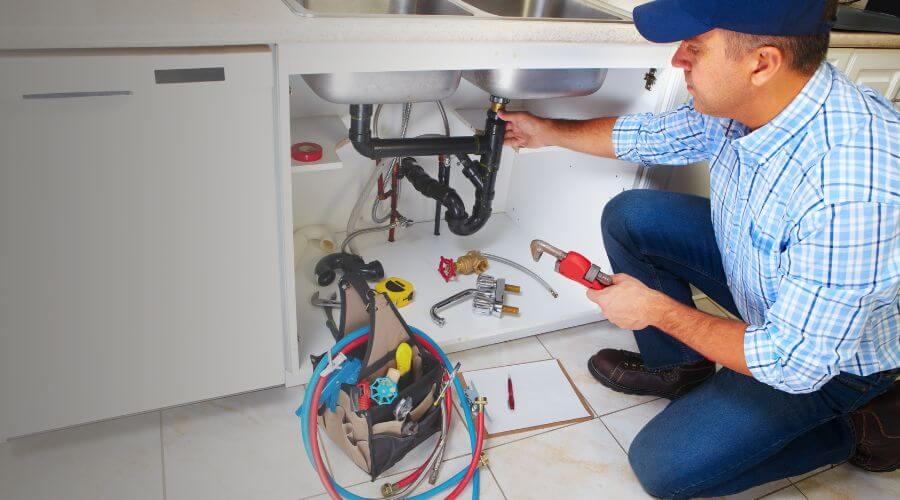 Expert burst pipe repair services in Rainbow, TX